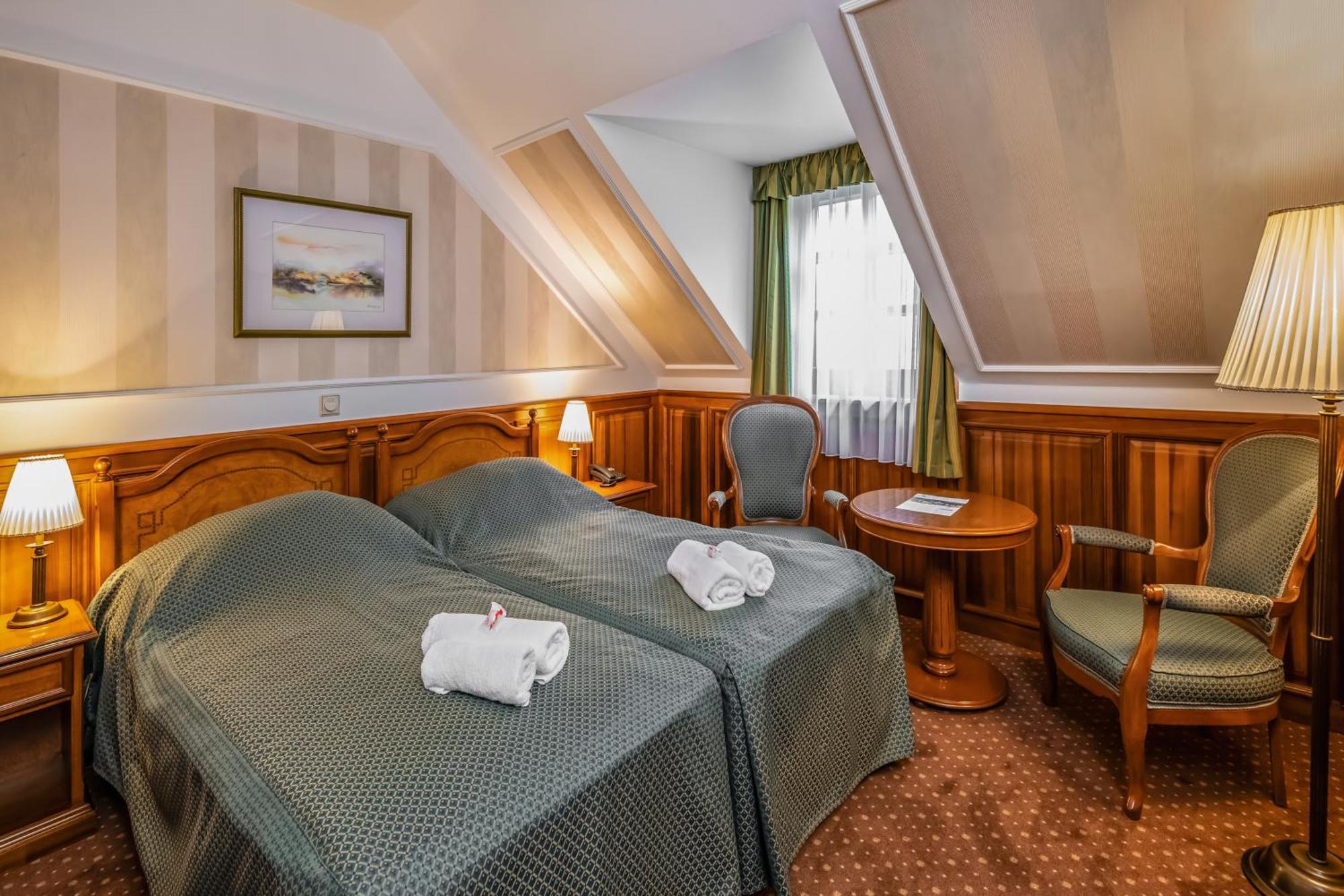 Kastelyhotel Sasvar Resort Parádsasvár Dış mekan fotoğraf